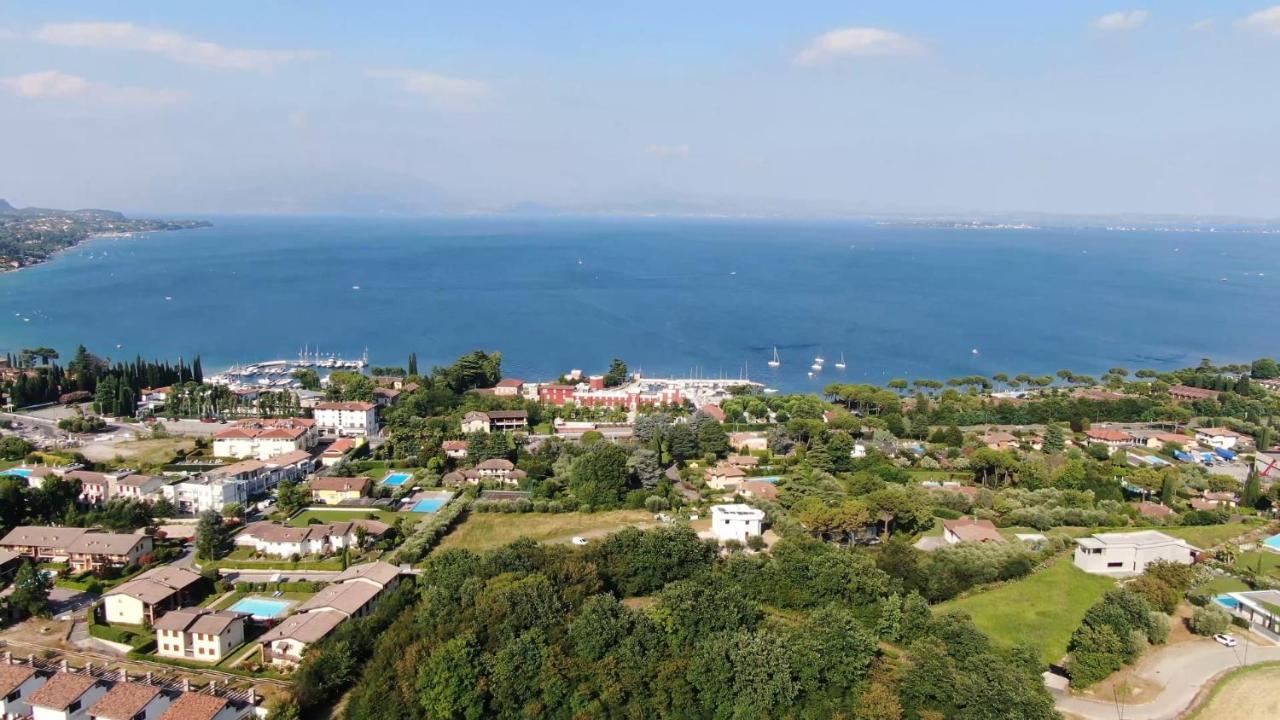 Italia Living Villa Padenghe sul Garda Exterior photo